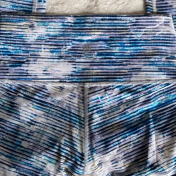 Lululemon 7/8” high times legging. Women size 6 - Picture 3 of 6